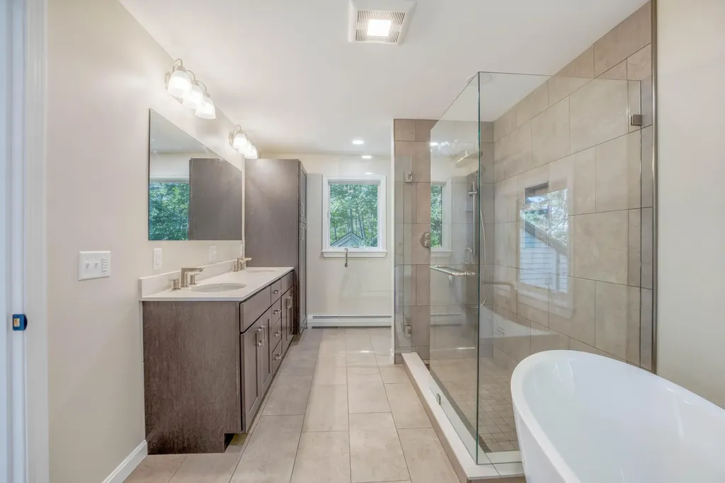 8 Cromwell Drive Orono ME 04473