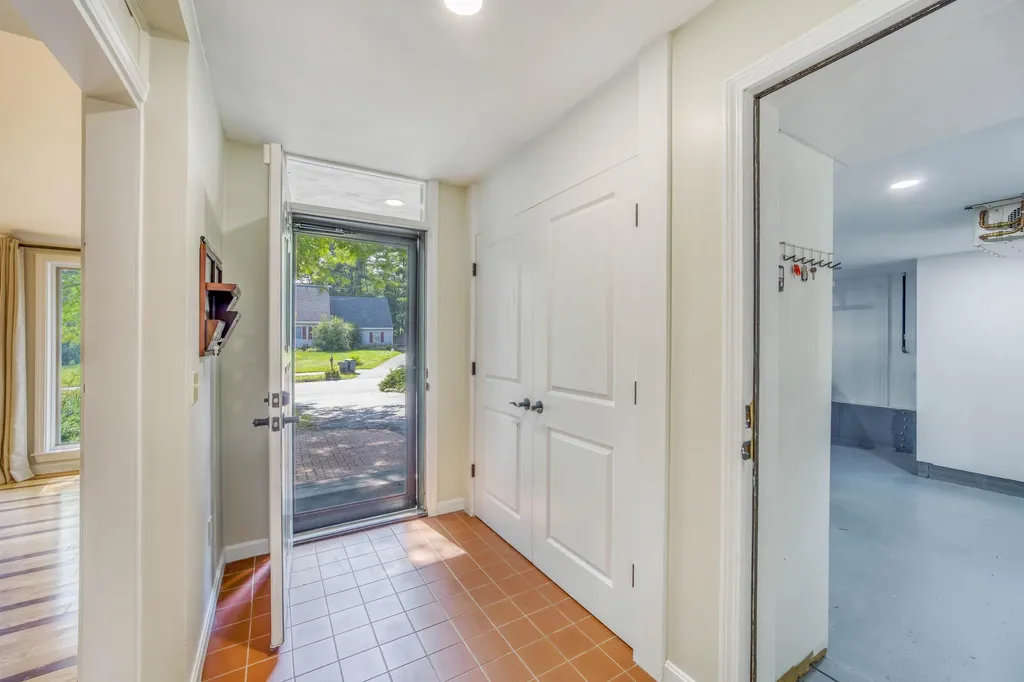 8 Cromwell Drive Orono ME 04473