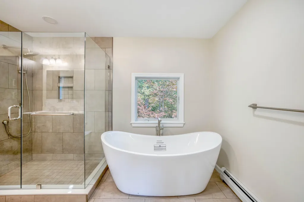 8 Cromwell Drive Orono ME 04473