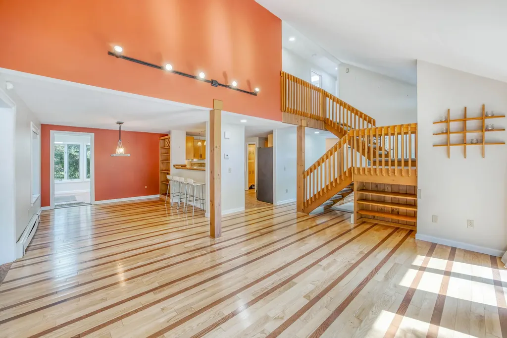 8 Cromwell Drive Orono ME 04473