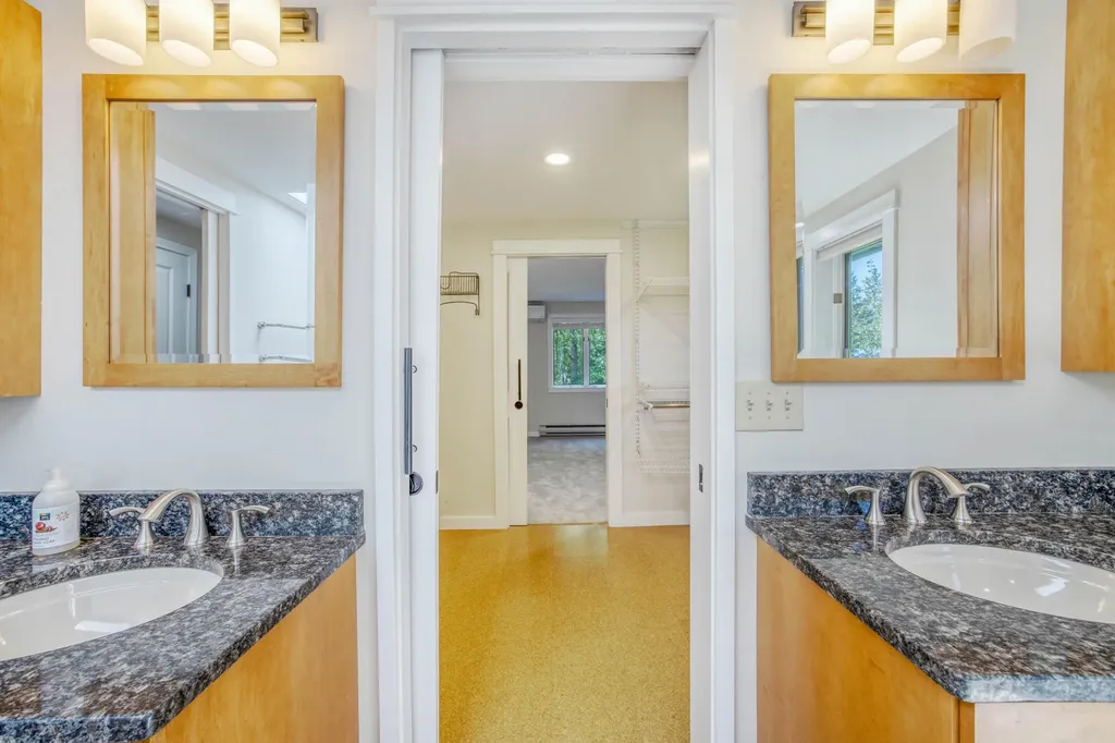 8 Cromwell Drive Orono ME 04473