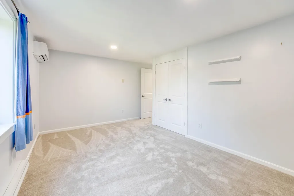 8 Cromwell Drive Orono ME 04473