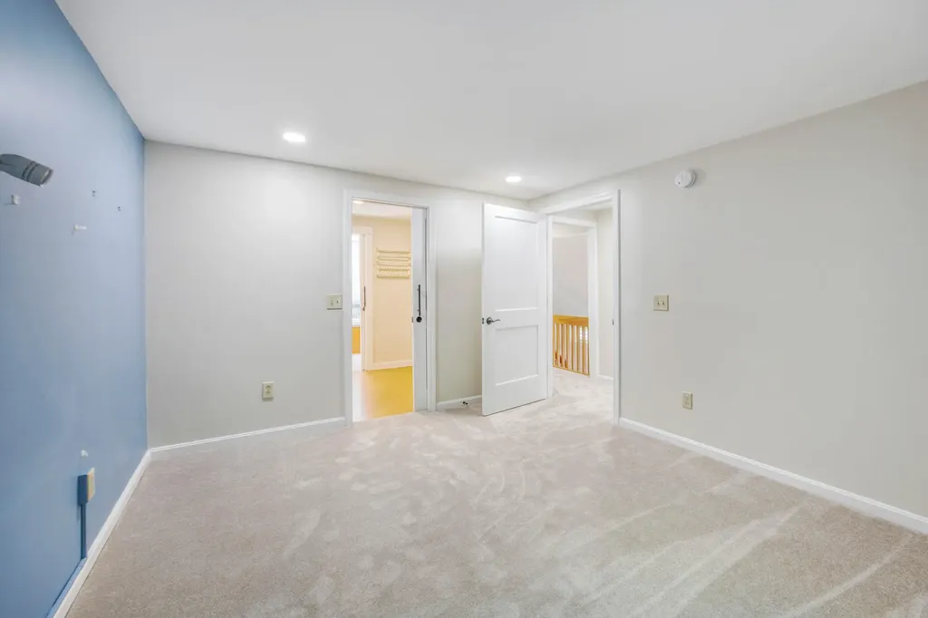 8 Cromwell Drive Orono ME 04473