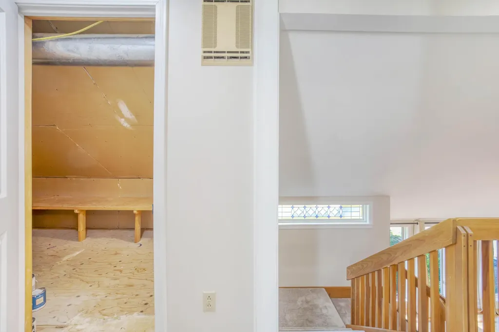 8 Cromwell Drive Orono ME 04473