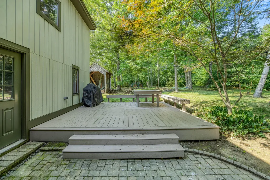 8 Cromwell Drive Orono ME 04473