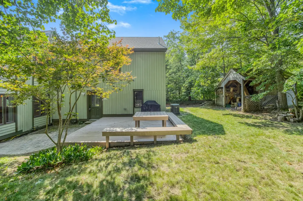 8 Cromwell Drive Orono ME 04473