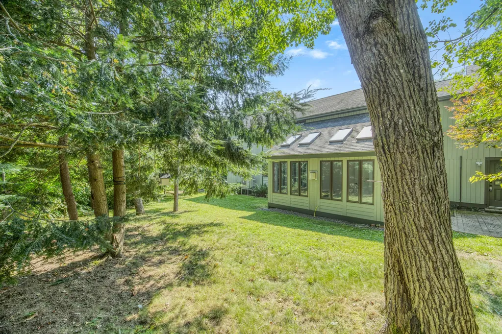 8 Cromwell Drive Orono ME 04473