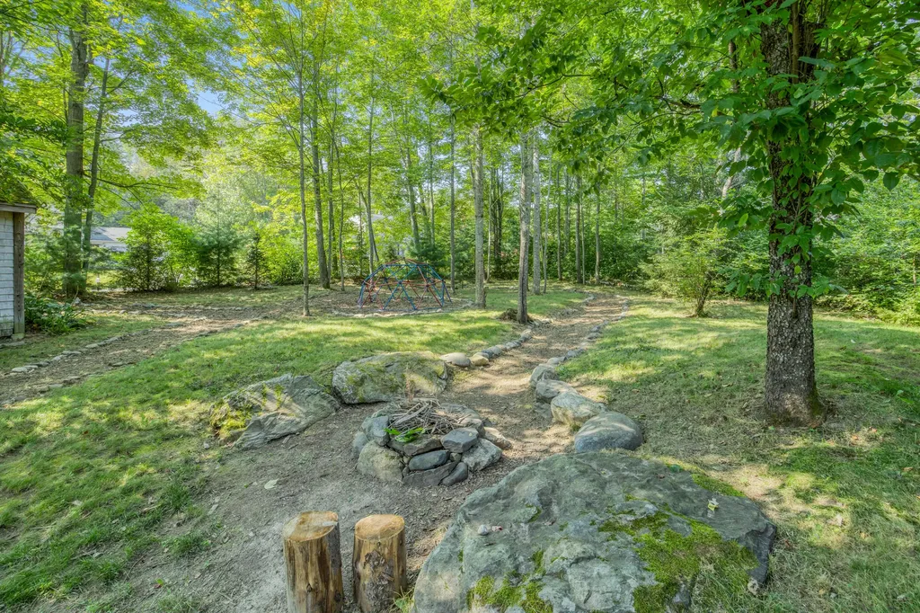 8 Cromwell Drive Orono ME 04473