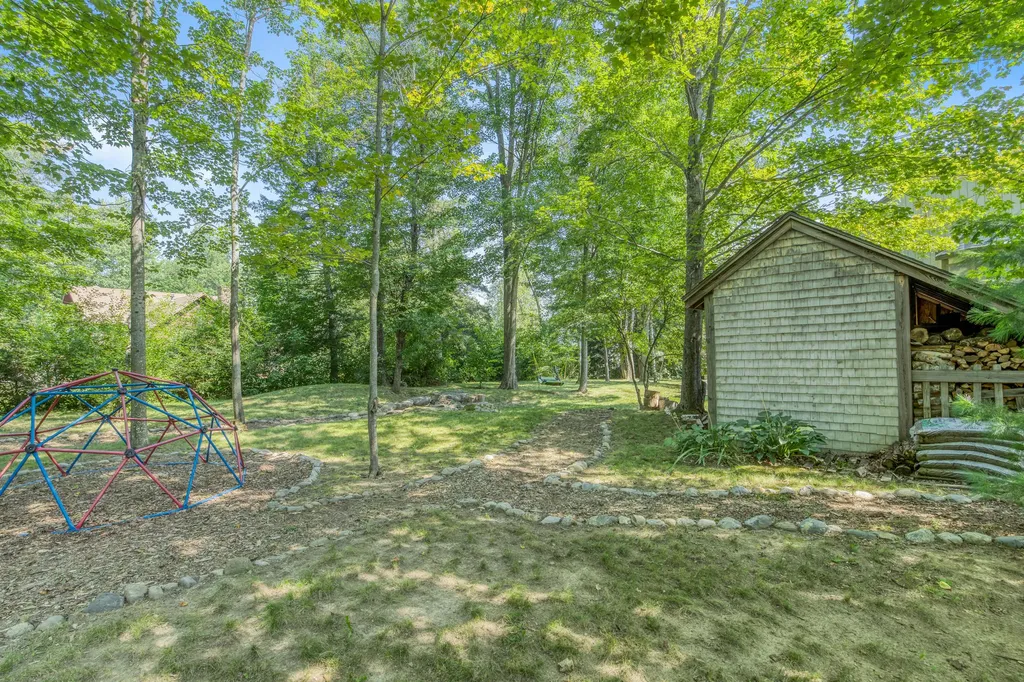 8 Cromwell Drive Orono ME 04473