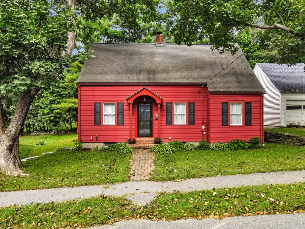 11 Fairview Avenue Augusta ME 04330