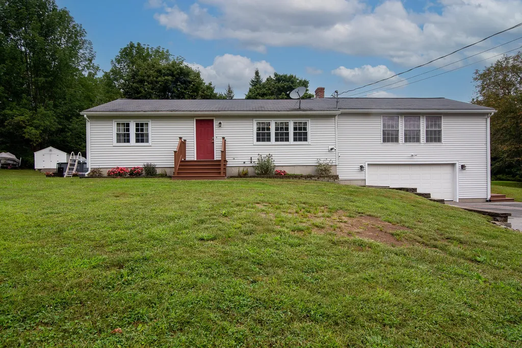18 Emery Circle Buxton ME 04093