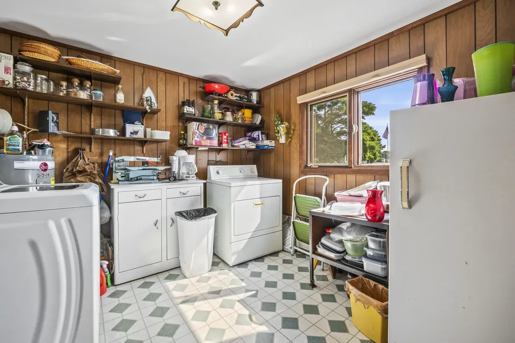 18 Simpson Lane York ME 03911
