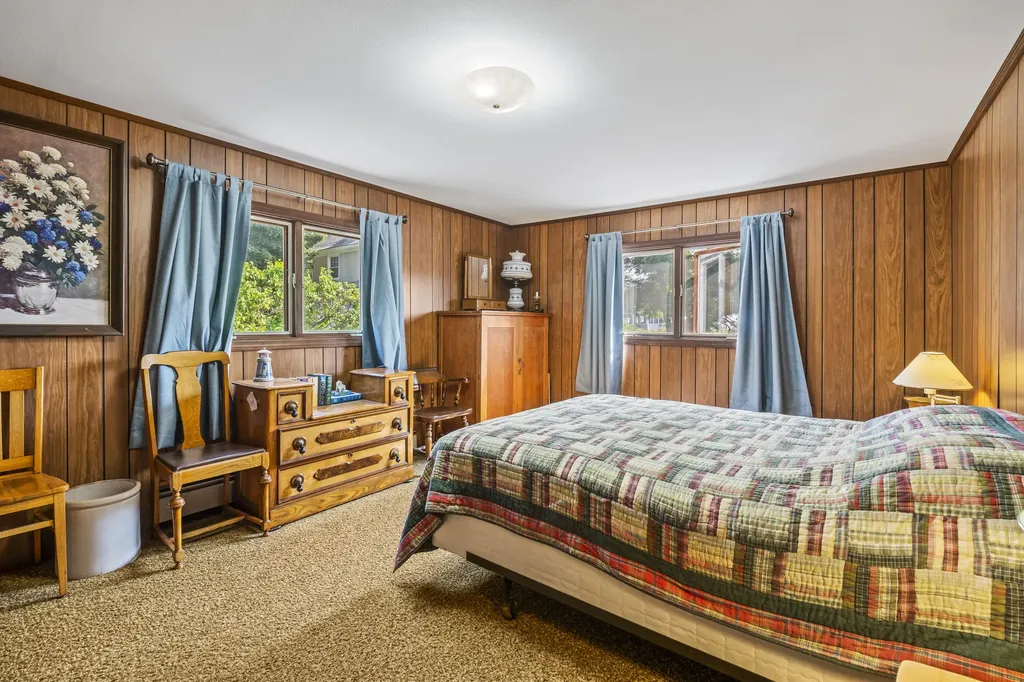 18 Simpson Lane York ME 03911