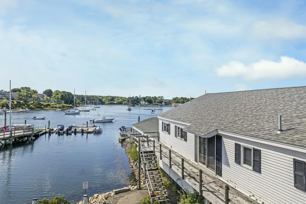 18 Simpson Lane York ME 03911