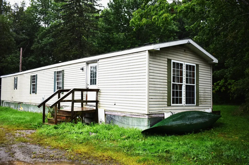 883 North Road Lee ME 04455