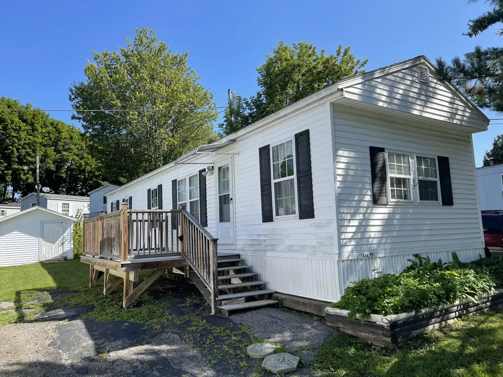 11 Brookside Park Road Vassalboro ME 04989