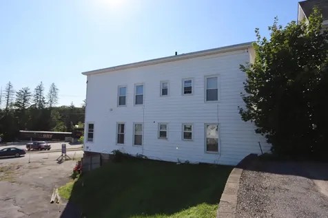 93 Washington Street N Auburn ME 04210
