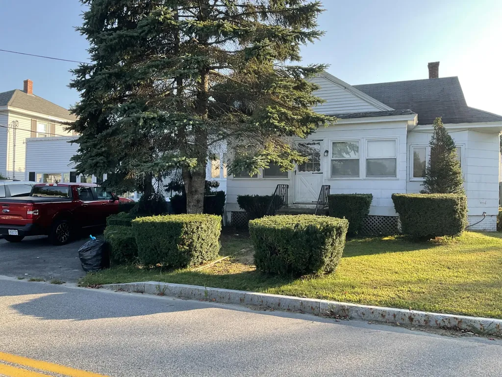 227 Seventh Street Auburn ME 04210