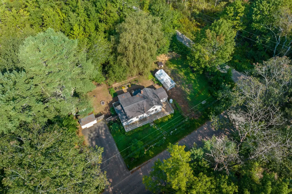 117 Lessner Road Damariscotta ME 04543