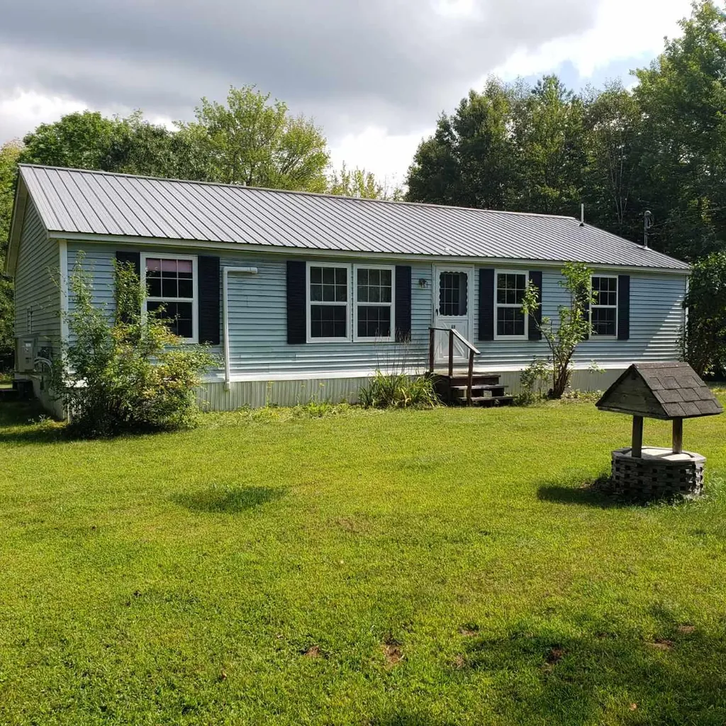 25 Hidden Drive Canaan ME 04924