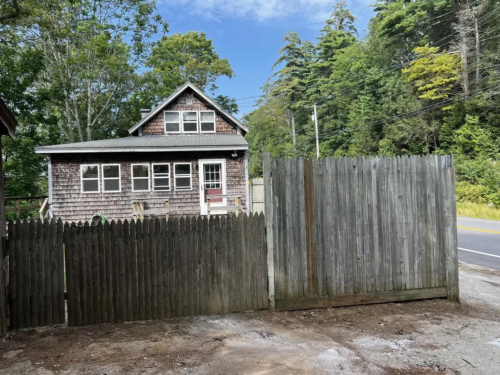 618 Gurnet Road Brunswick ME 04011