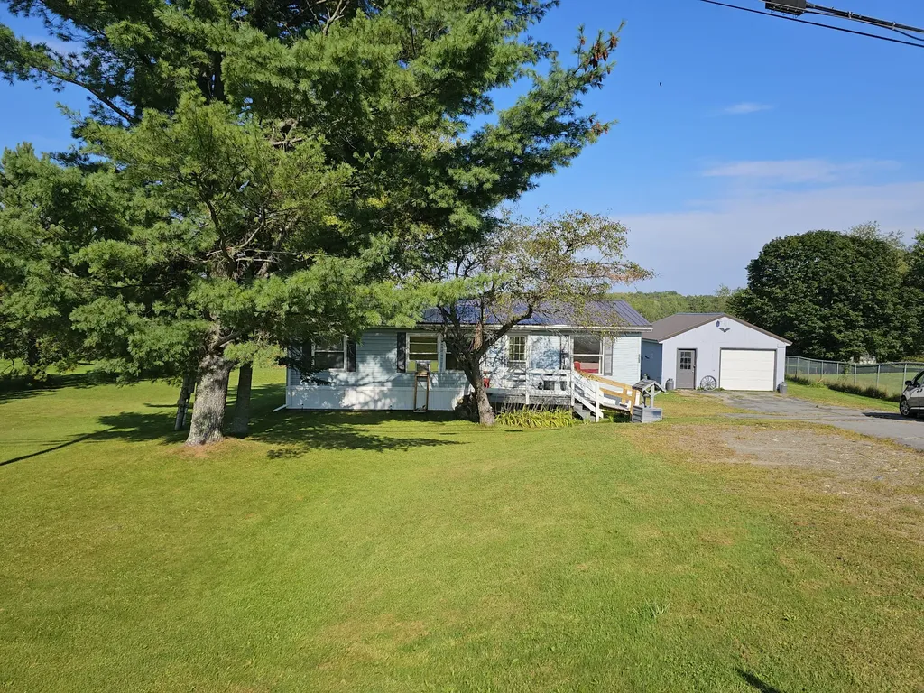 271 Estes Avenue Palmyra ME 04965