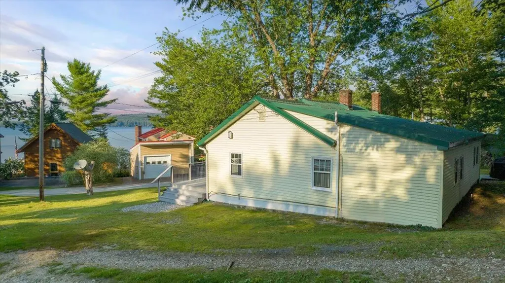 50 Boulder Road Raymond ME 04071
