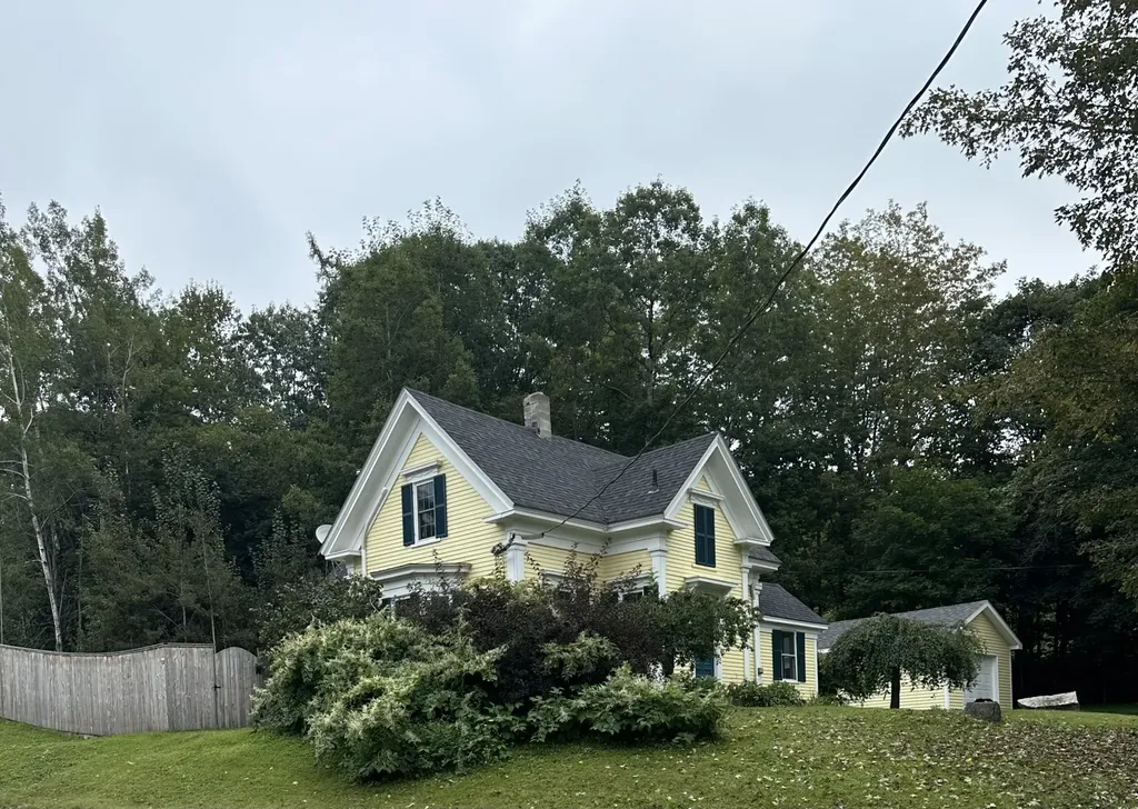 2 Treat Point Road Frankfort ME 04438