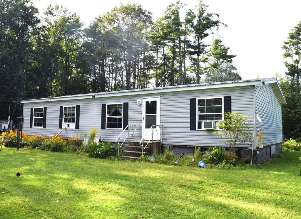 112 Portland Road Buxton ME 04093