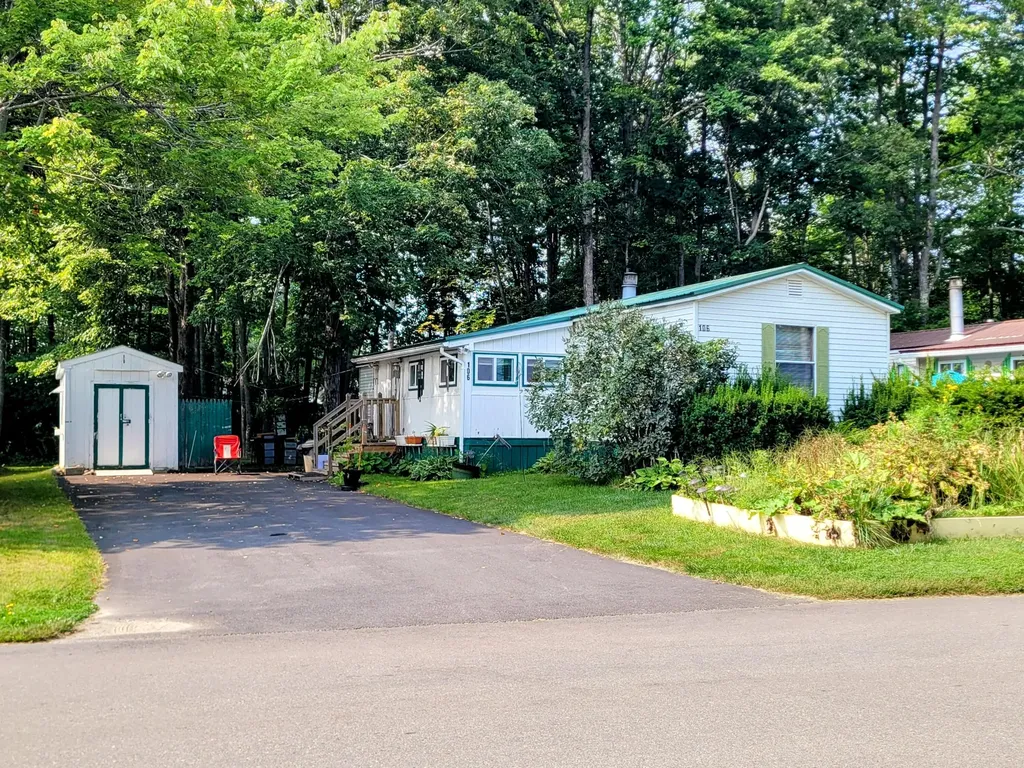 106 Birch Hill Estates Bangor ME 04401