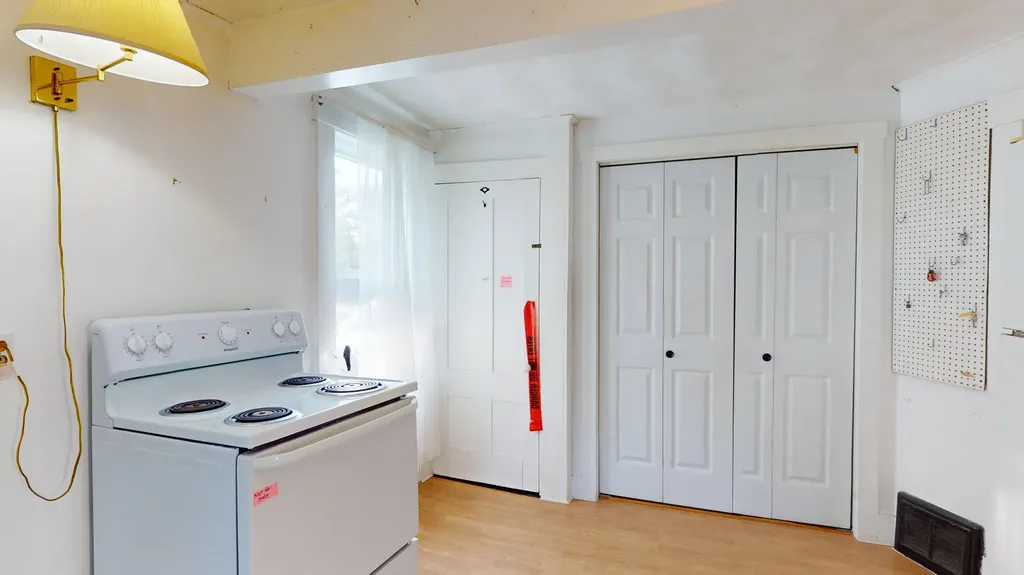 829 Lewiston Road West Gardiner ME 04345