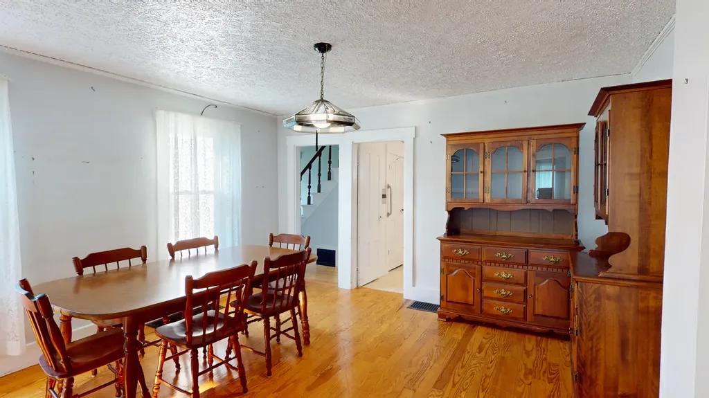 829 Lewiston Road West Gardiner ME 04345