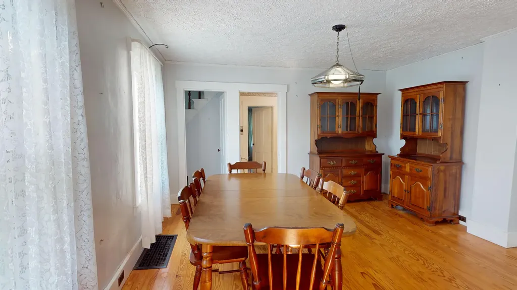 829 Lewiston Road West Gardiner ME 04345