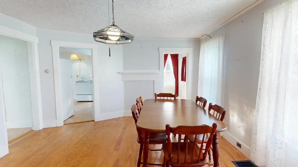829 Lewiston Road West Gardiner ME 04345
