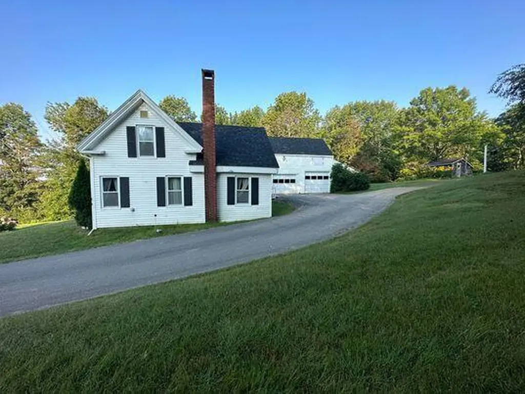 829 Lewiston Road West Gardiner ME 04345