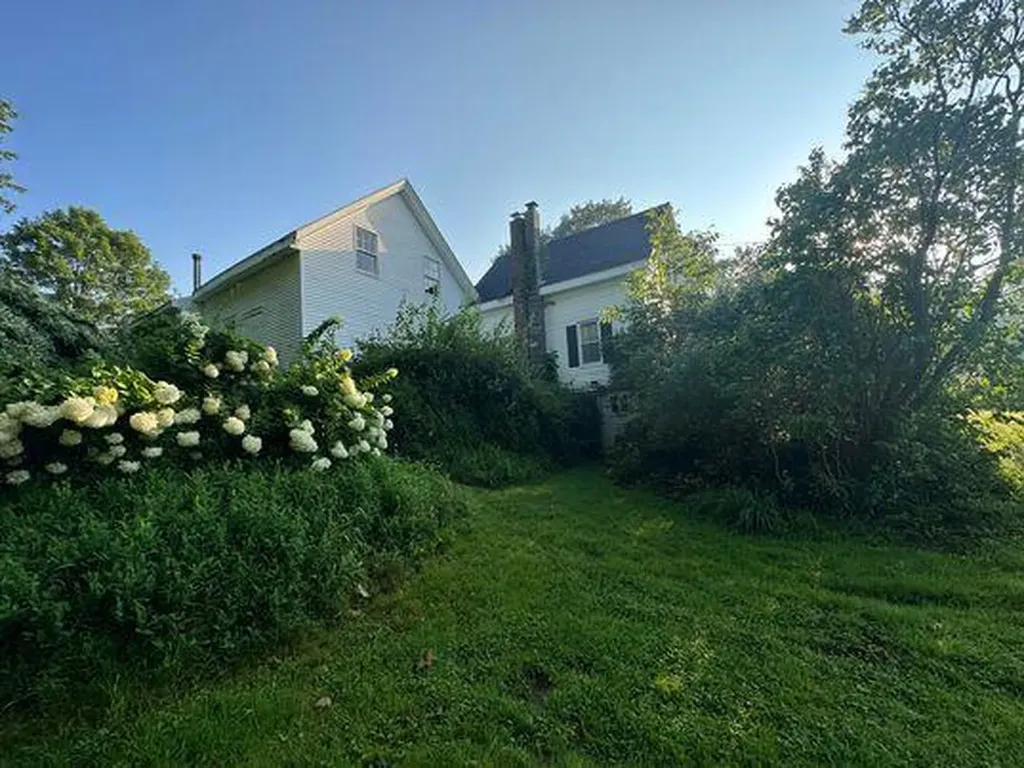 829 Lewiston Road West Gardiner ME 04345