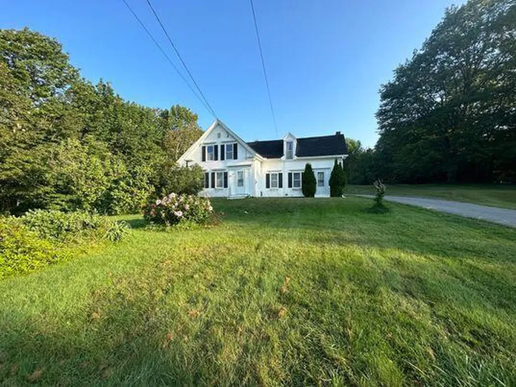 829 Lewiston Road West Gardiner ME 04345