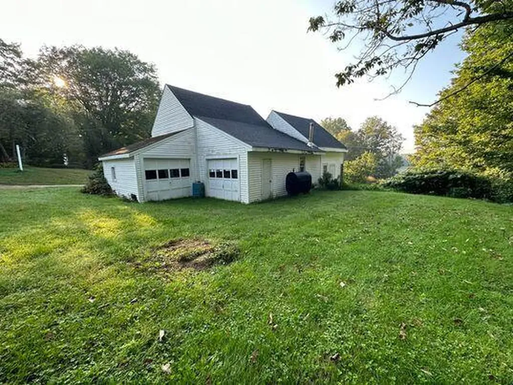 829 Lewiston Road West Gardiner ME 04345