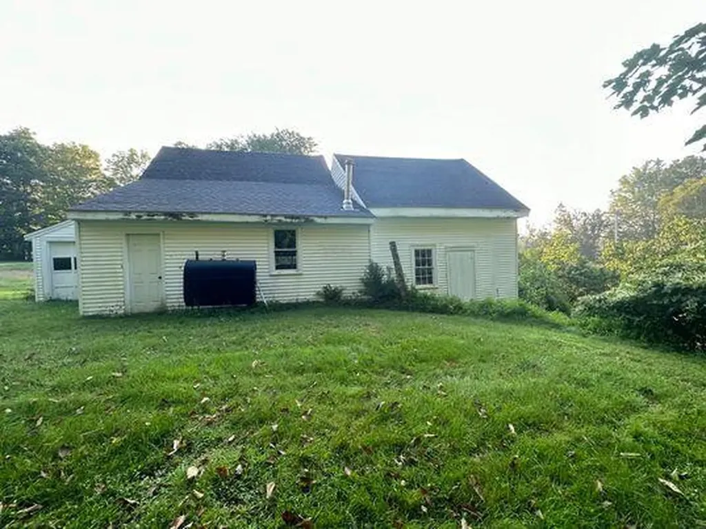 829 Lewiston Road West Gardiner ME 04345