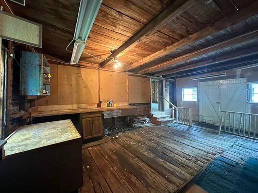 829 Lewiston Road West Gardiner ME 04345