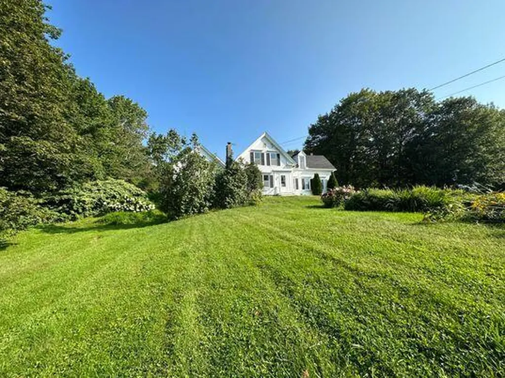 829 Lewiston Road West Gardiner ME 04345