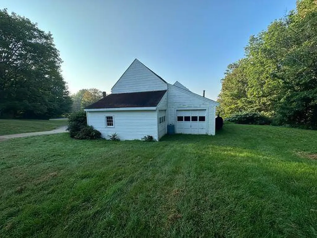 829 Lewiston Road West Gardiner ME 04345