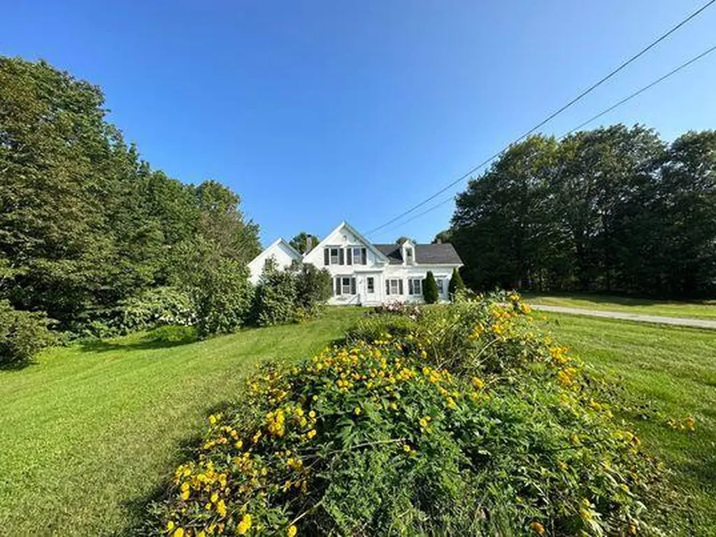 829 Lewiston Road West Gardiner ME 04345