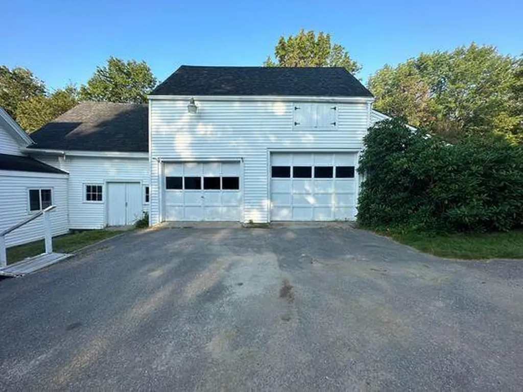 829 Lewiston Road West Gardiner ME 04345