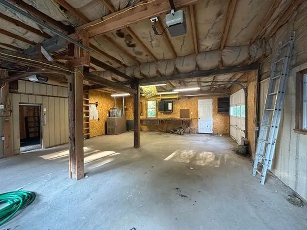 829 Lewiston Road West Gardiner ME 04345