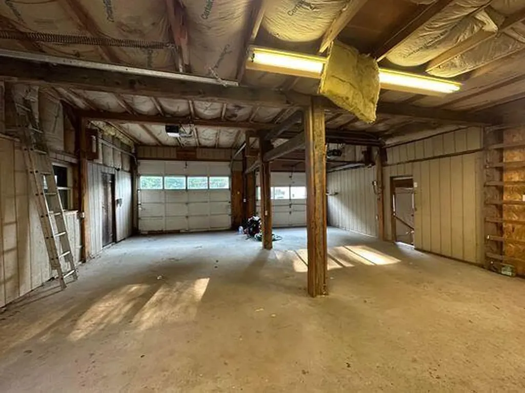 829 Lewiston Road West Gardiner ME 04345