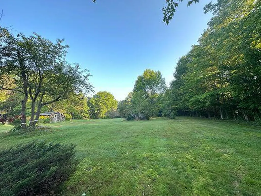 829 Lewiston Road West Gardiner ME 04345