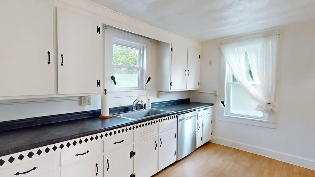 829 Lewiston Road West Gardiner ME 04345