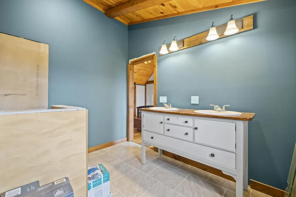 602 Woodman Hill Road Minot ME 04258