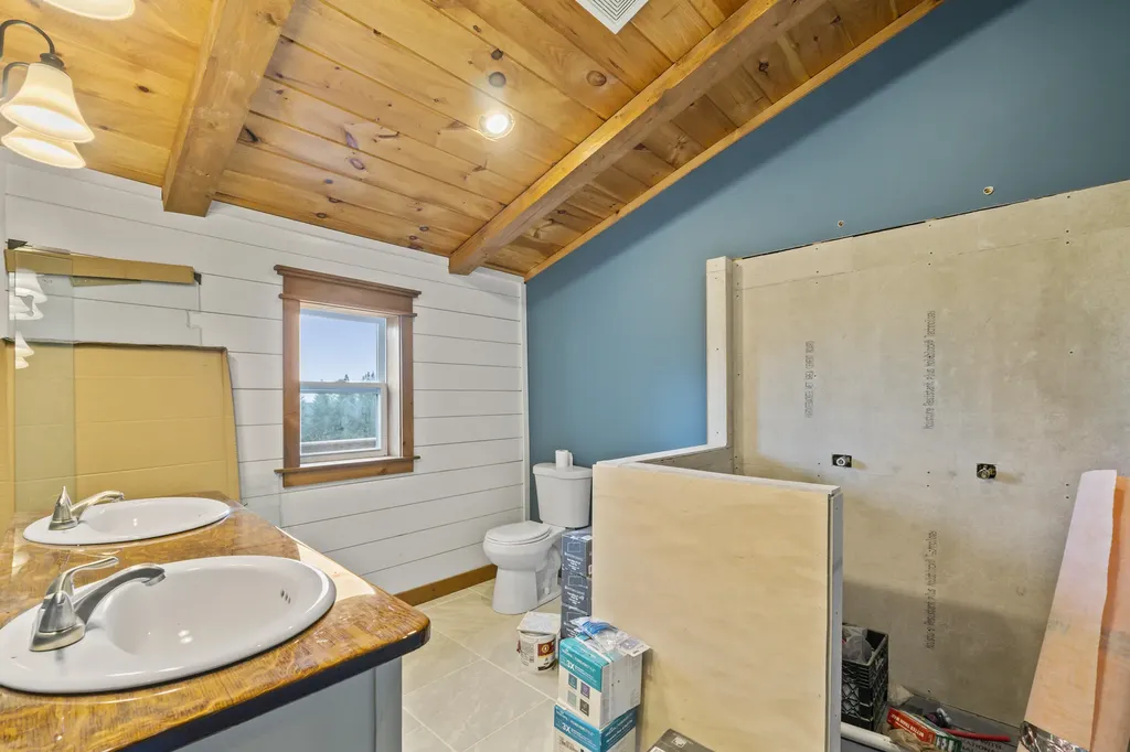602 Woodman Hill Road Minot ME 04258